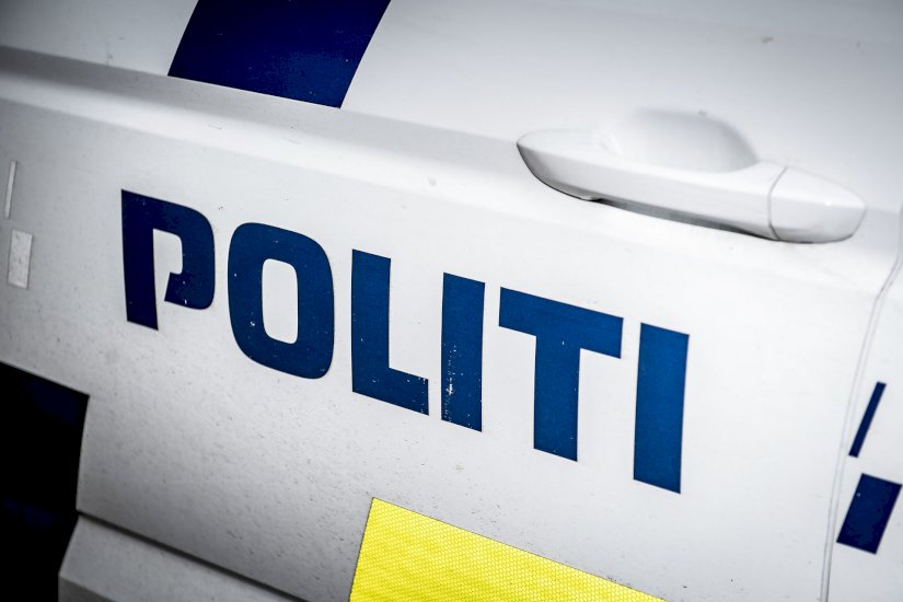 Dramatisk ulykke: Betjent kørt på skadestuen