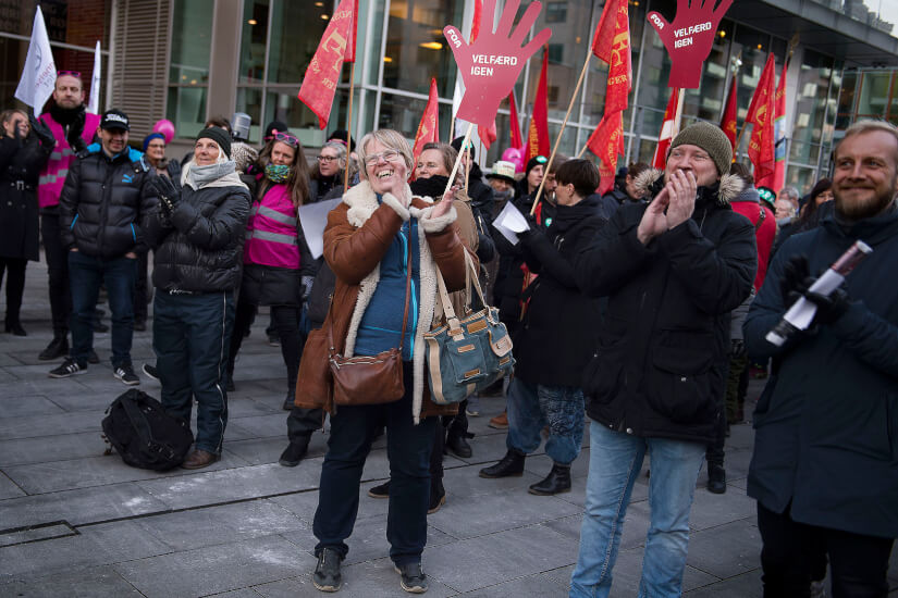 Demonstranter_foran_KL_under_OK18_Liselotte_Sabroe_Ritzau_Scanpix