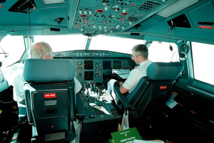 Piloter_i_cockpit_Bent_K_Rasmussen_Ritzau_Scanpix