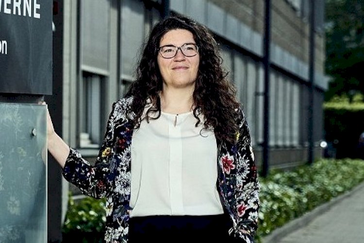 Maria_Schougaard_Berntsen_portr__t_h__j-medium_321