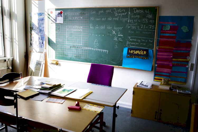 Skole_kateder_og_tavle_Kasper_Palsnov_Ritzau_Scanpix